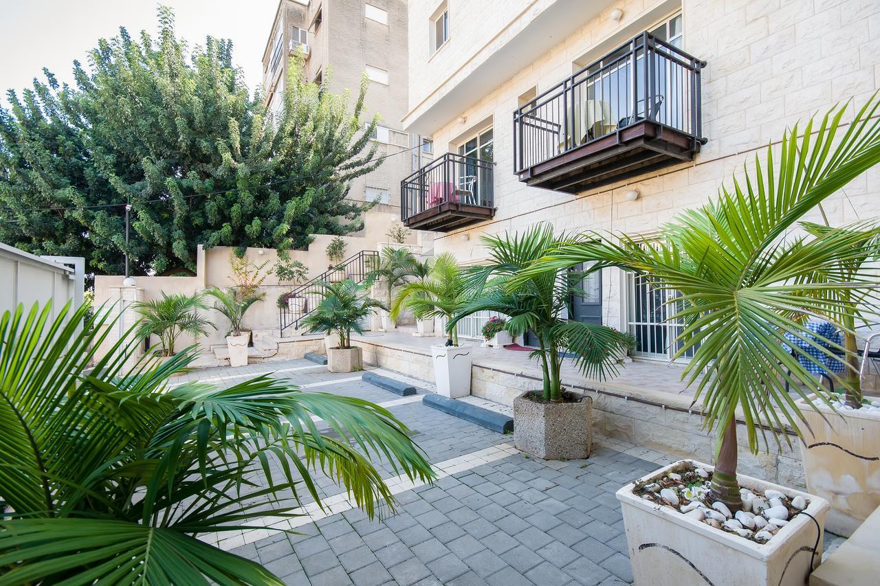Casa De Aharon Apartments Haifa Exterior photo