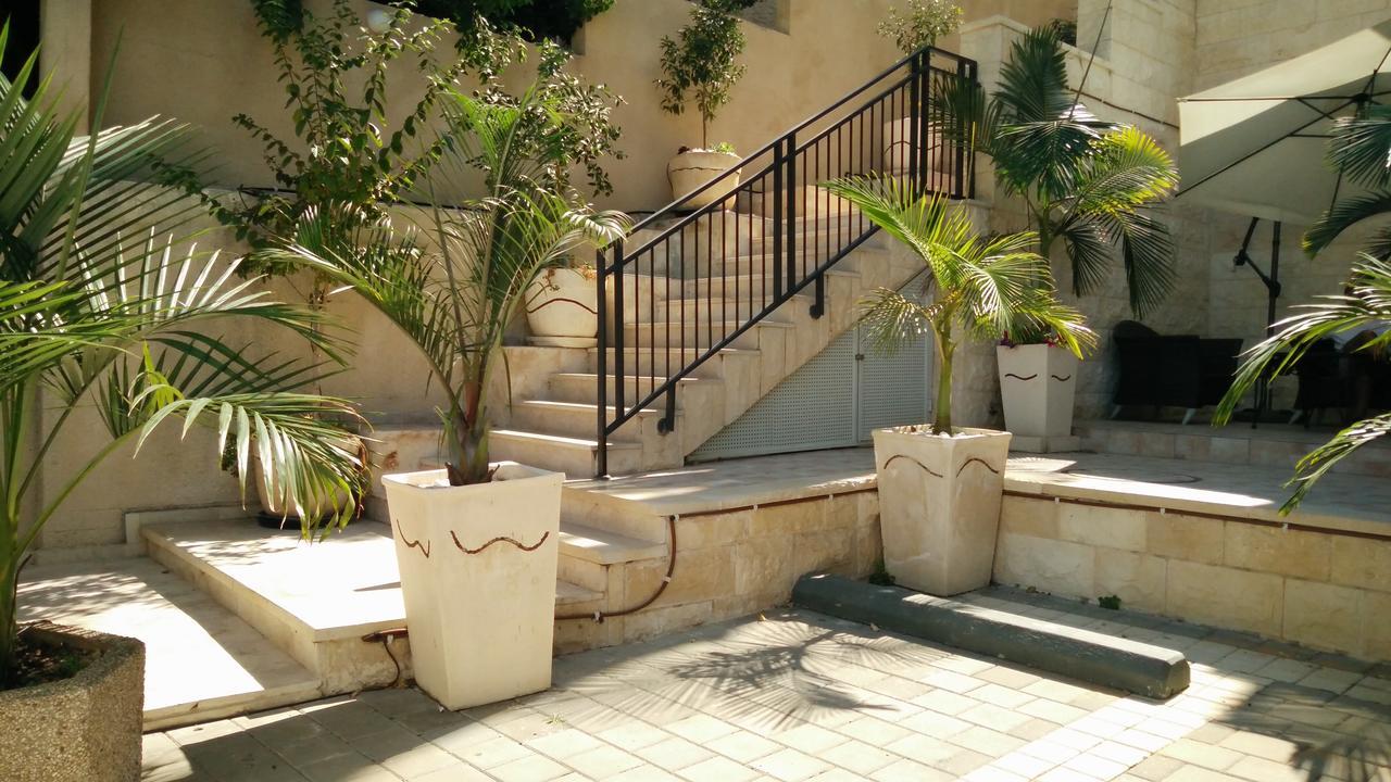Casa De Aharon Apartments Haifa Exterior photo