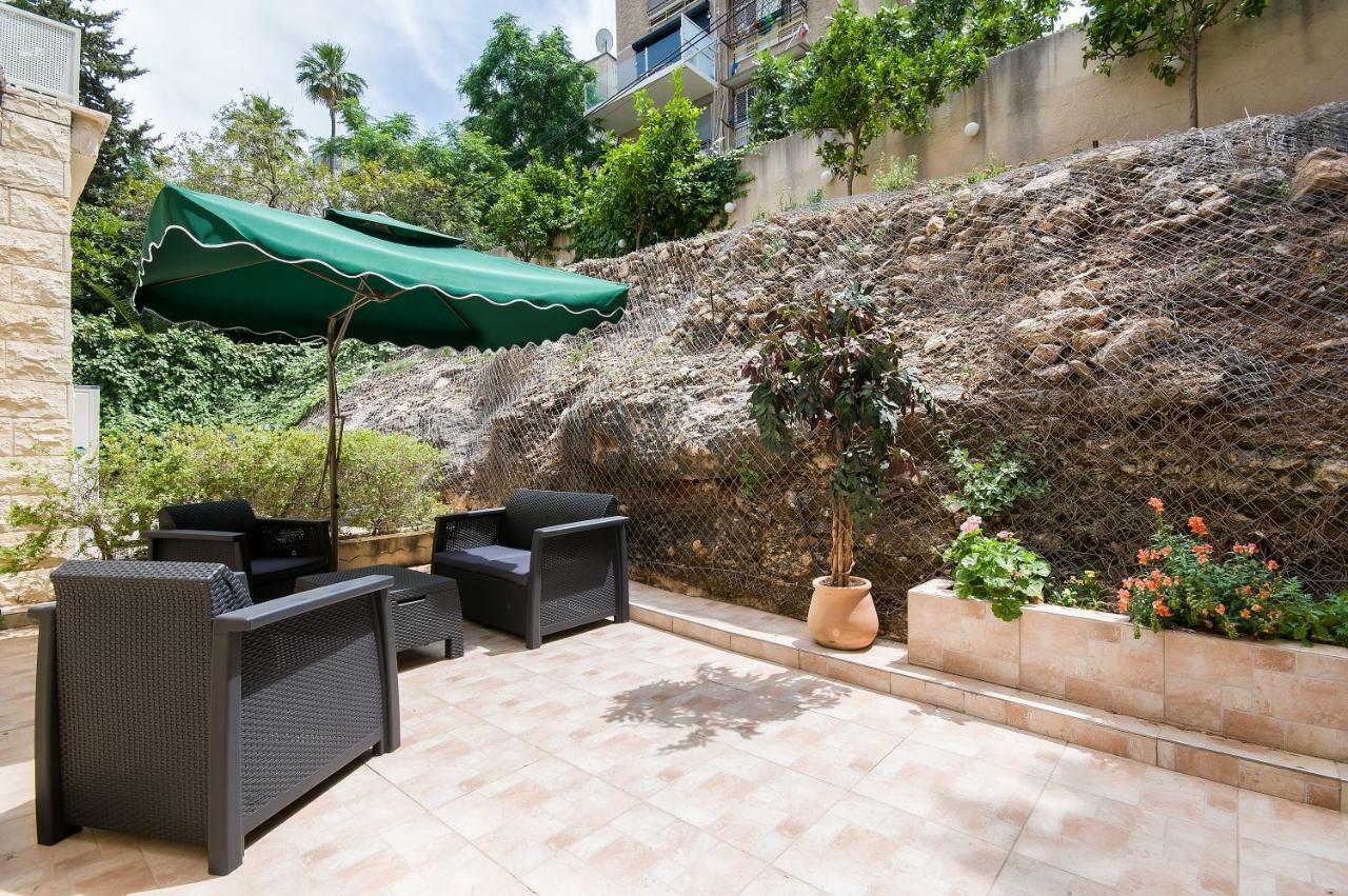 Casa De Aharon Apartments Haifa Exterior photo